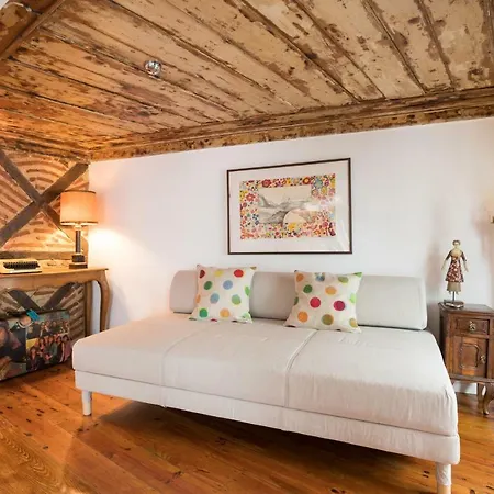 Charming Apartment Travessa Do Alcaide Lissabon Buitenkant foto
