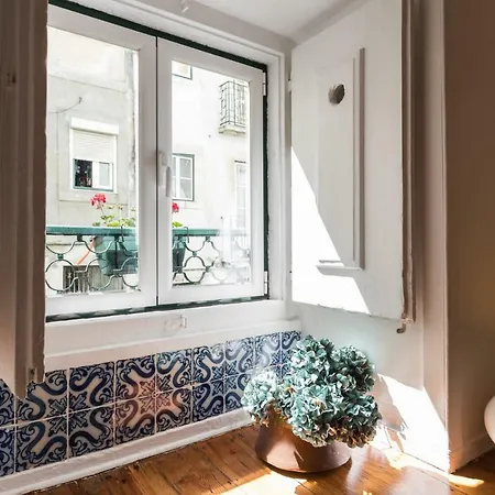 Charming Apartment Travessa Do Alcaide Lissabon Buitenkant foto